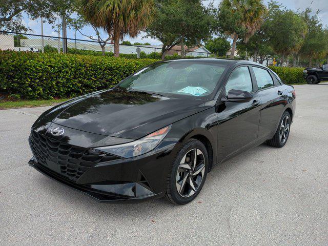 Photo of 2023 Onyx Black Hyundai ELANTRA