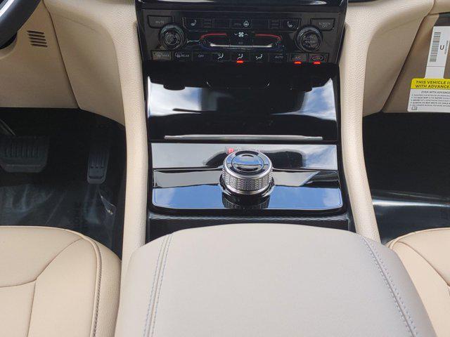 Photo of 2025 Bright White Clearcoat Jeep Grand Cherokee