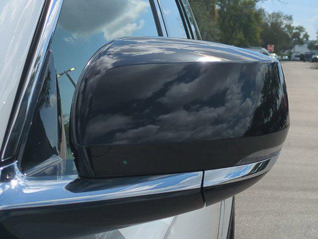 Photo of 2025 Bright White Clearcoat Jeep Grand Cherokee