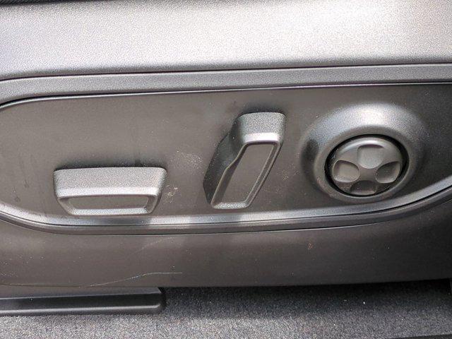 Photo of 2025 Diamond Black Crystal Pearlcoat Jeep Grand Cherokee