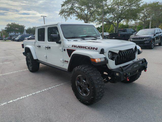 Photo of 2023 Bright White Clearcoat Jeep Gladiator