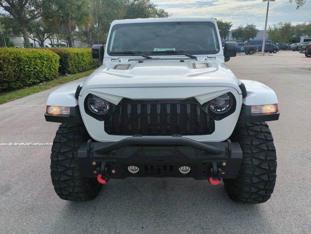 Photo of 2023 Bright White Clearcoat Jeep Gladiator
