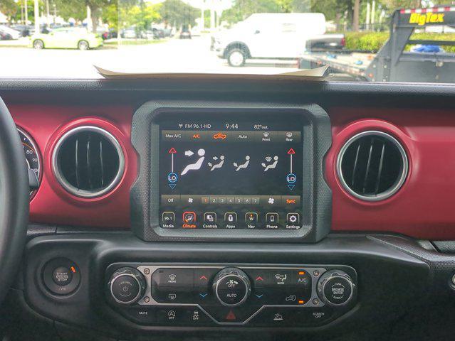 Photo of 2023 Bright White Clearcoat Jeep Gladiator