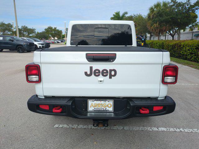 Photo of 2023 Bright White Clearcoat Jeep Gladiator