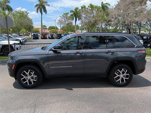 Photo of 2025 Baltic Gray Metallic Clearcoat Jeep Grand Cherokee