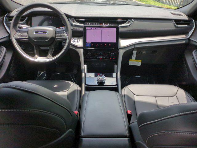 Photo of 2025 Baltic Gray Metallic Clearcoat Jeep Grand Cherokee