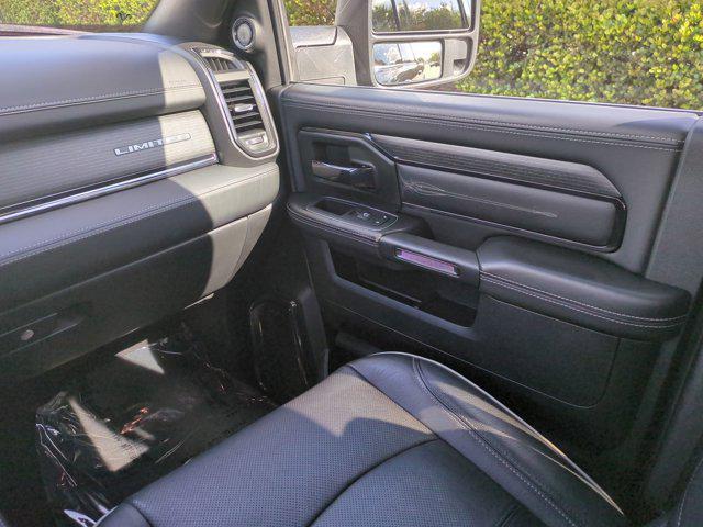 Photo of 2023 Diamond Black Crystal Pearlcoat RAM 2500