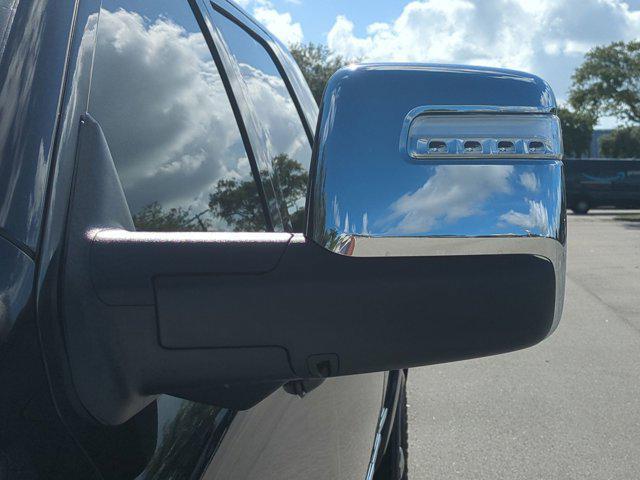 Photo of 2023 Diamond Black Crystal Pearlcoat RAM 2500
