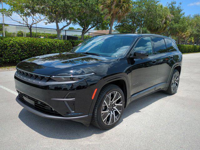 Photo of 2025 Diamond Black Crystal Pearlcoat Jeep Wagoneer S