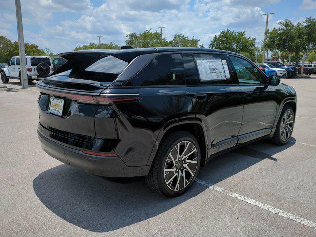 Photo of 2025 Diamond Black Crystal Pearlcoat Jeep Wagoneer S