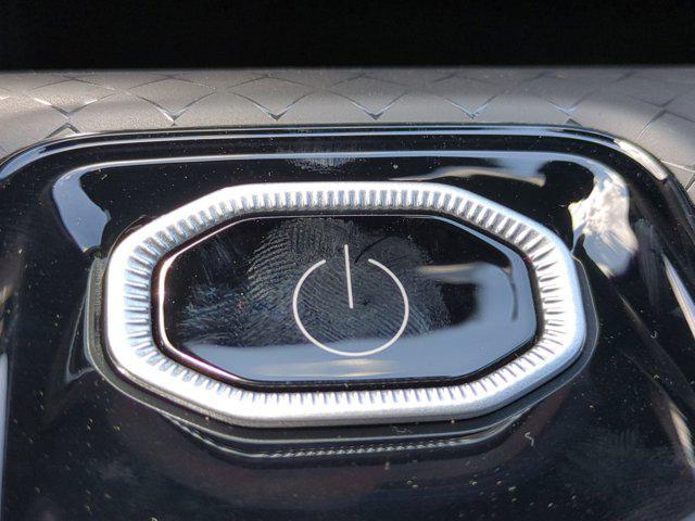 Photo of 2025 Diamond Black Crystal Pearlcoat Jeep Wagoneer S