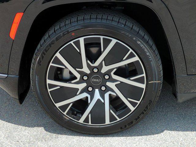 Photo of 2025 Diamond Black Crystal Pearlcoat Jeep Wagoneer S