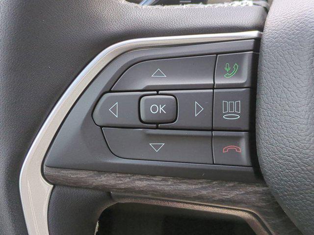 Photo of 2025 Bright White Clearcoat Jeep Grand Cherokee L