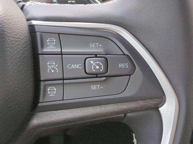 Photo of 2025 Bright White Clearcoat Jeep Grand Cherokee L