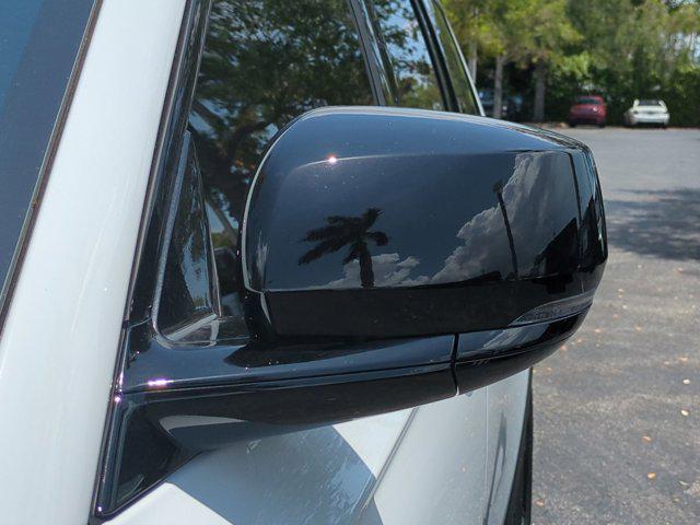 Photo of 2025 Bright White Clearcoat Jeep Grand Cherokee L