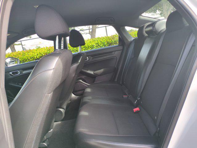 Photo of 2022 Platinum White Pearl Honda Civic