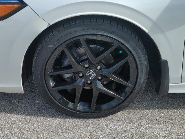 Photo of 2022 Platinum White Pearl Honda Civic