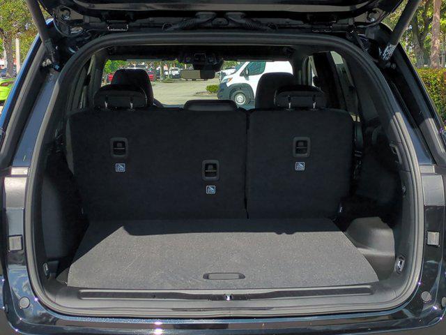 Photo of 2025 Diamond Black Crystal Pearlcoat Jeep Grand Cherokee