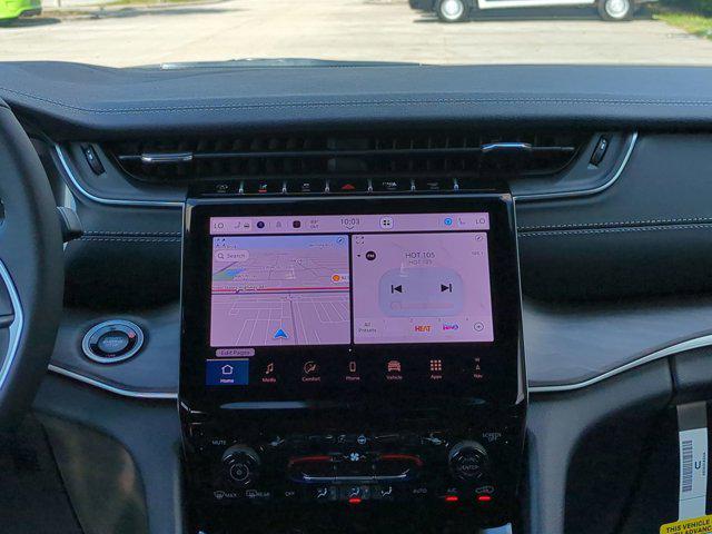 Photo of 2025 Diamond Black Crystal Pearlcoat Jeep Grand Cherokee