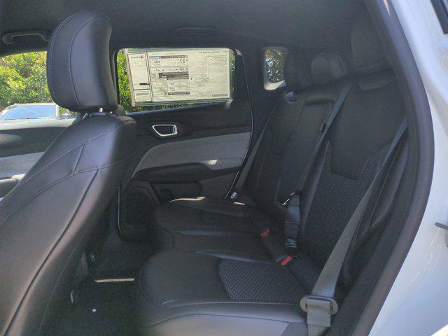 Photo of 2025 Bright White Clearcoat Jeep Compass