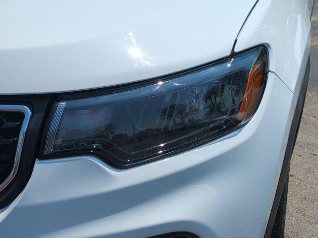 Photo of 2025 Bright White Clearcoat Jeep Compass