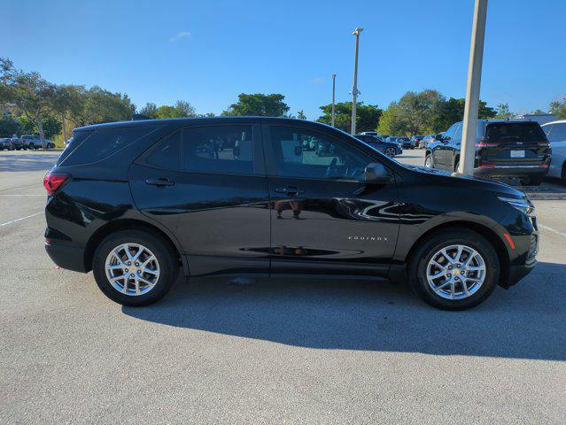 Photo of 2024 Mosaic Black Metallic Chevrolet Equinox