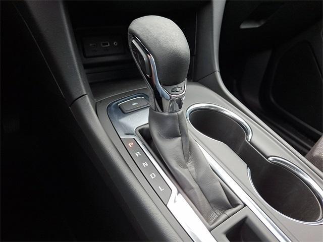 Photo of 2023 Summit White Chevrolet Equinox