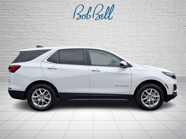 Photo of 2023 Summit White Chevrolet Equinox
