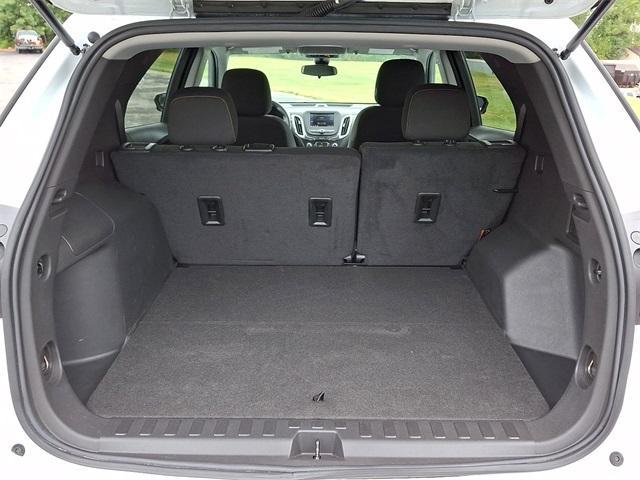 Photo of 2023 Summit White Chevrolet Equinox