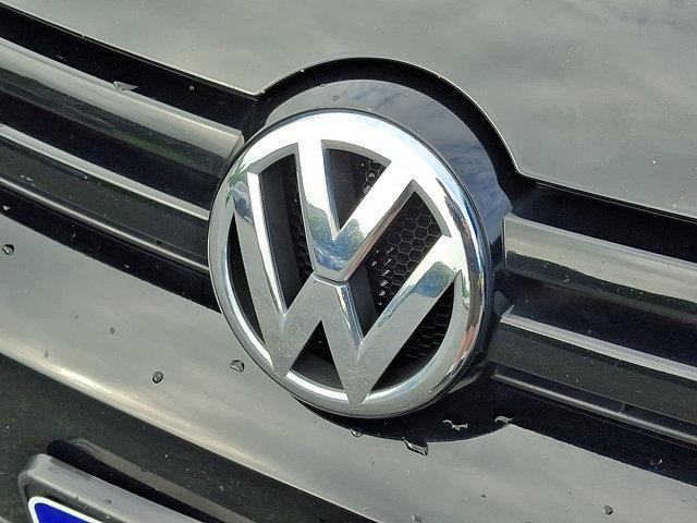 Photo of 2014 Black Volkswagen Golf