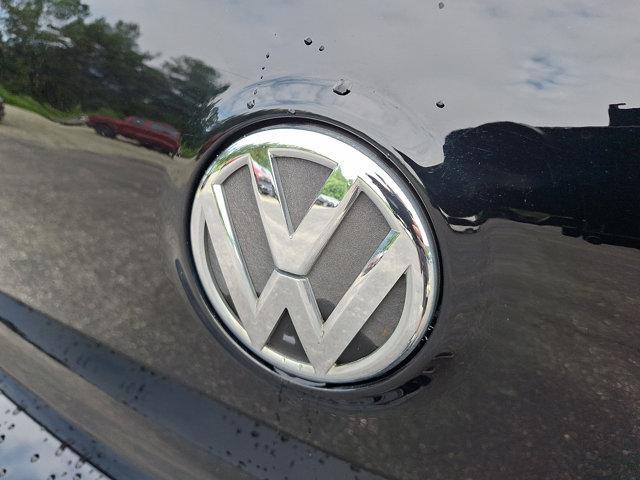 Photo of 2014 Black Volkswagen Golf