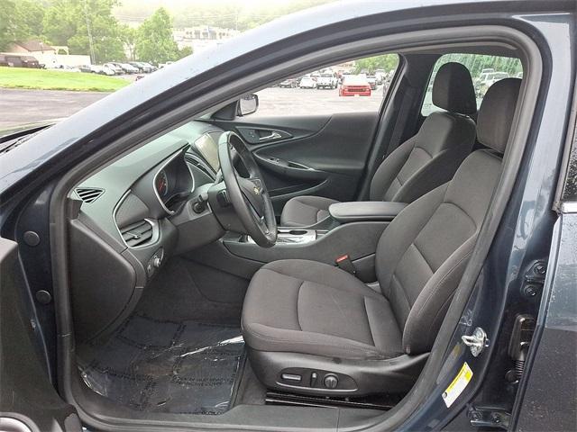 Photo of 2019 Shadow Gray Metallic Chevrolet Malibu