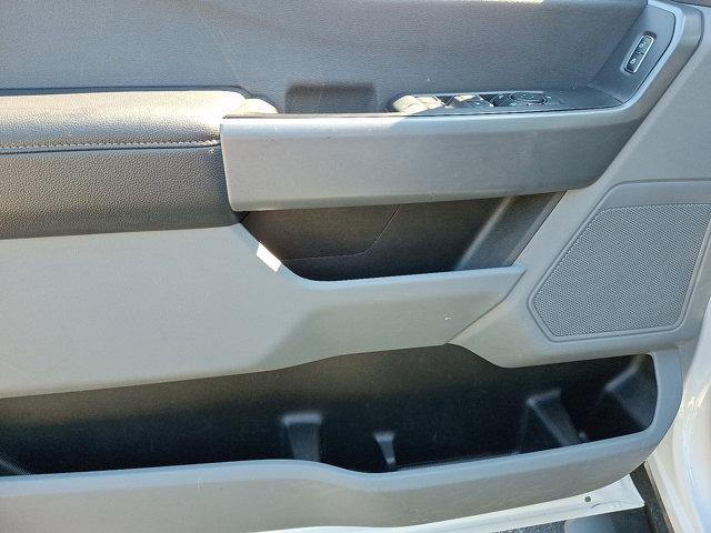Photo of 2024 Oxford White Ford F-250