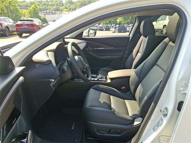 Photo of 2025 Snowflake White Pearl Mica Mazda CX-30