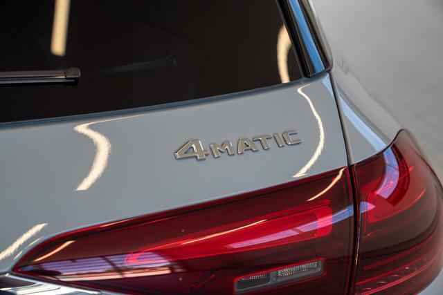 Photo of 2024 MANUFAKTUR Alpine Grey Mercedes-Benz GLE 580