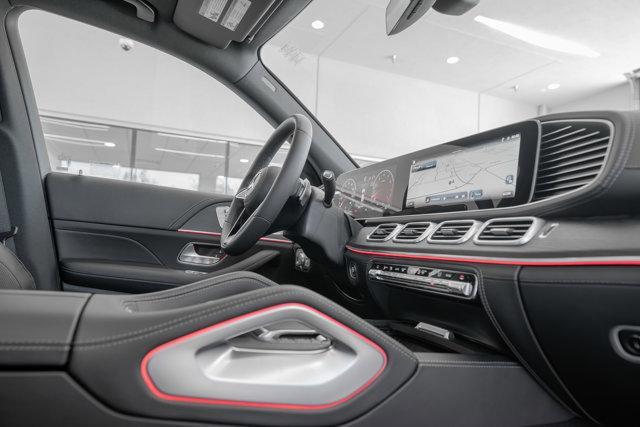 Photo of 2024 MANUFAKTUR Alpine Grey Mercedes-Benz GLE 580