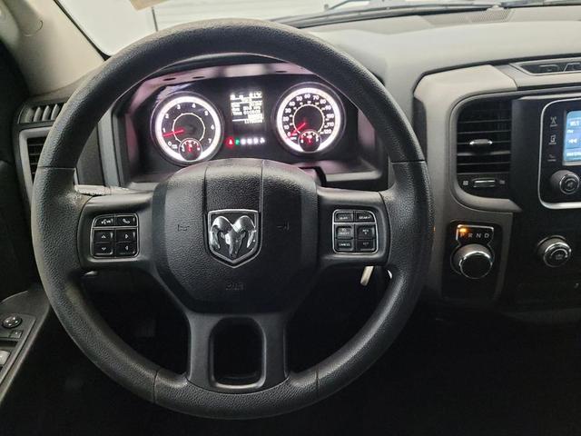 Photo of 2018 Granite Crystal Metallic Clearcoat RAM 1500