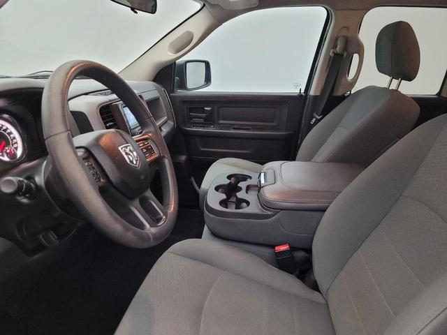 Photo of 2018 Granite Crystal Metallic Clearcoat RAM 1500