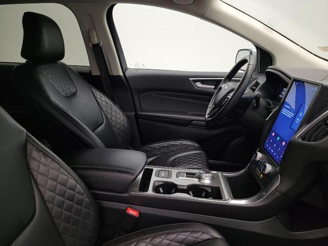 Photo of 2024 Iconic Silver Metallic Ford Edge