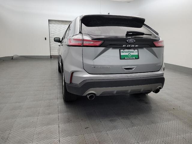 Photo of 2024 Iconic Silver Metallic Ford Edge