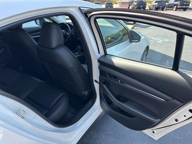 Photo of 2025 Snowflake White Pearl Mica Mazda Mazda3