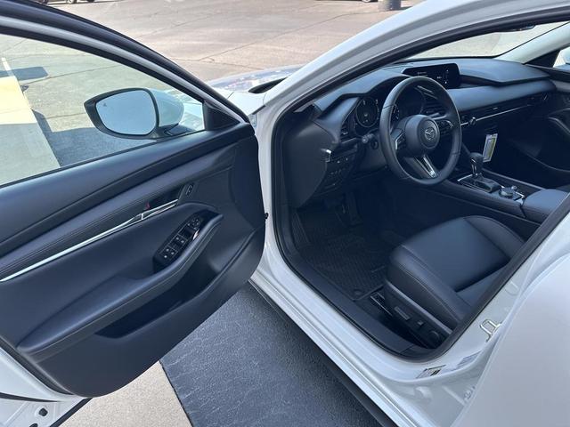 Photo of 2025 Snowflake White Pearl Mica Mazda Mazda3