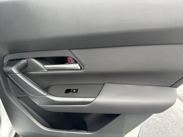 Photo of 2025 wind chill pearl Mazda CX-50