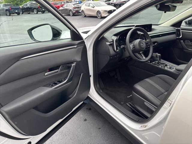 Photo of 2025 wind chill pearl Mazda CX-50