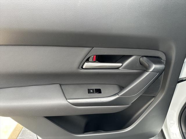 Photo of 2025 wind chill pearl Mazda CX-50