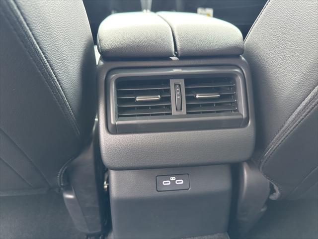 Photo of 2025 wind chill pearl Mazda CX-50