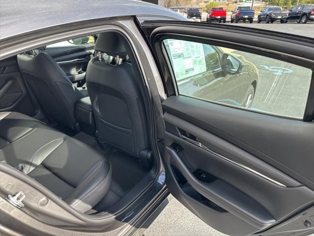 Photo of 2025 Machine Gray Metallic Mazda Mazda3