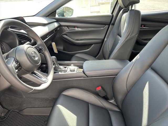 Photo of 2025 Machine Gray Metallic Mazda Mazda3