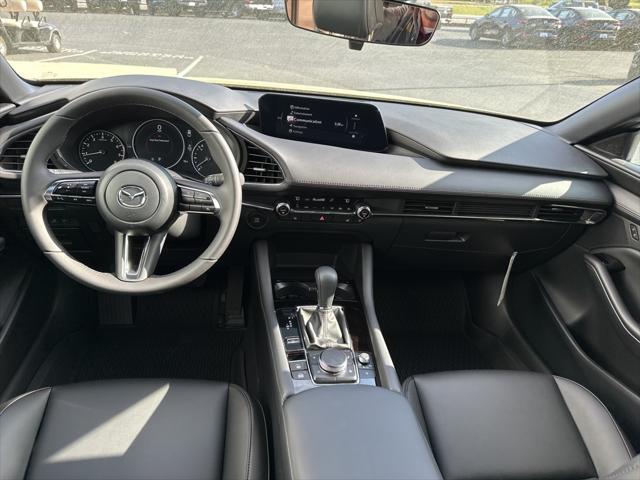 Photo of 2025 Machine Gray Metallic Mazda Mazda3