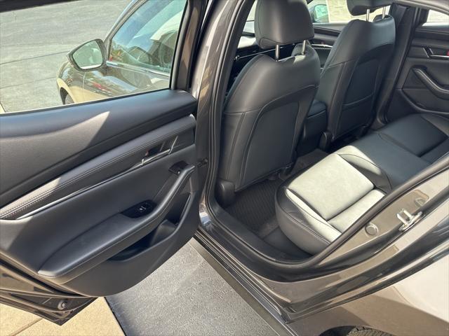 Photo of 2025 Machine Gray Metallic Mazda Mazda3